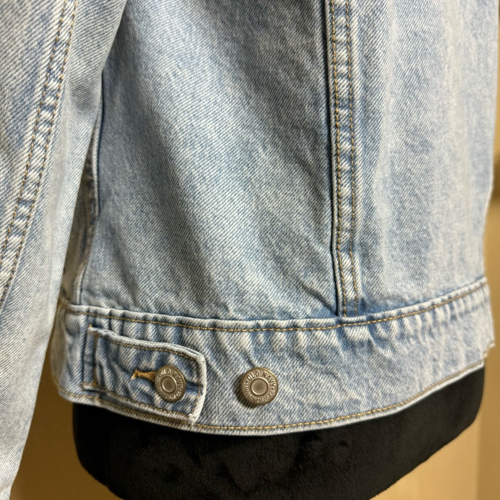 Old Navy jacket women small 100% cotton light wash distressed jean denim blue - Picture 3 of 9